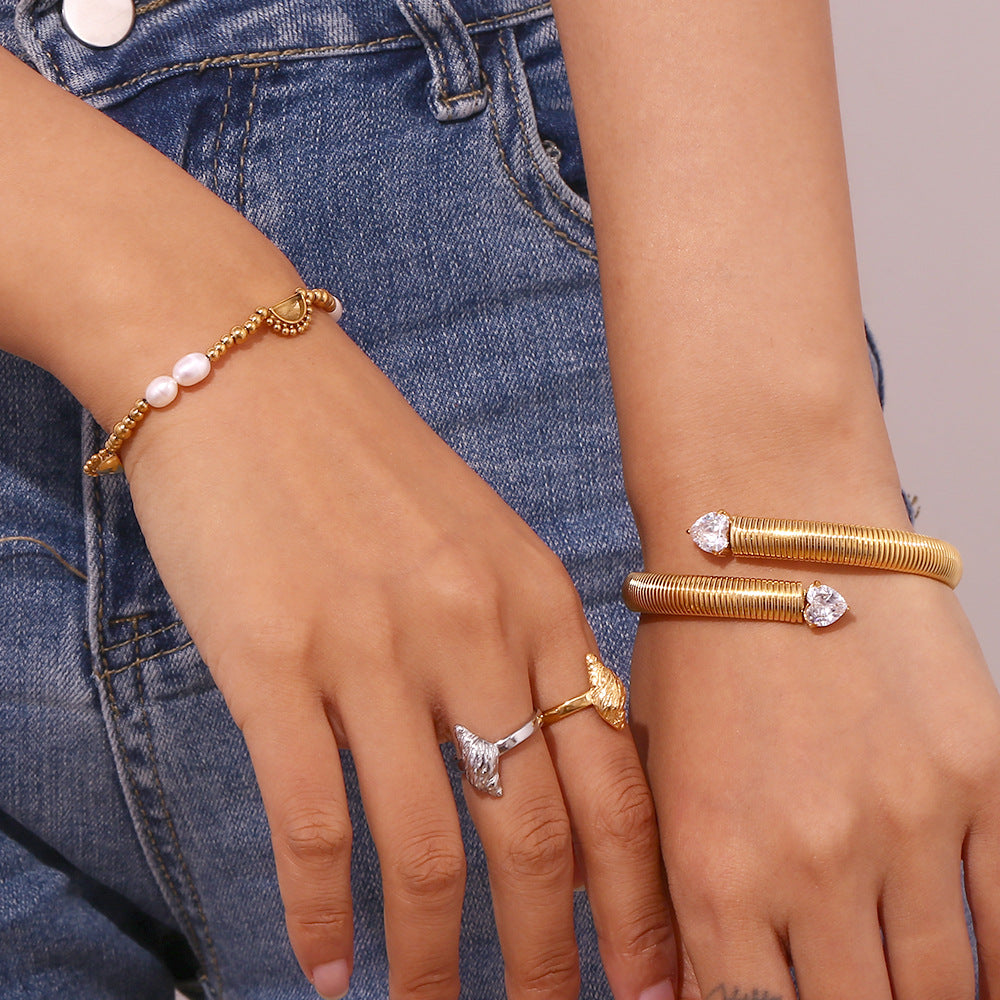 Strukturiertes Herzarmband