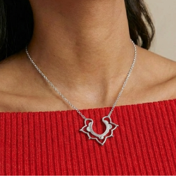 Schlichte Blumenhalskette